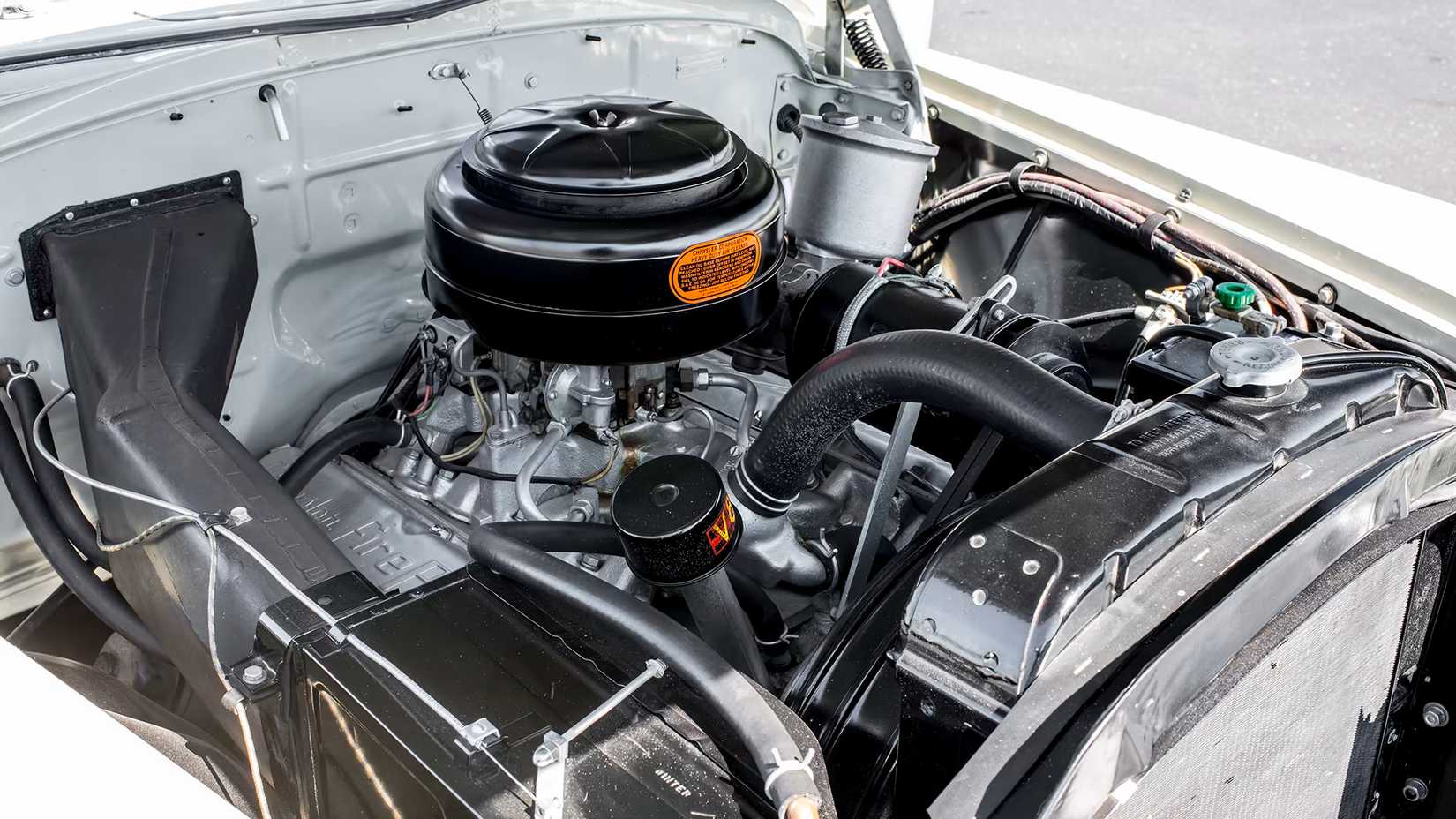 1951_chrysler_imperial_engine1
