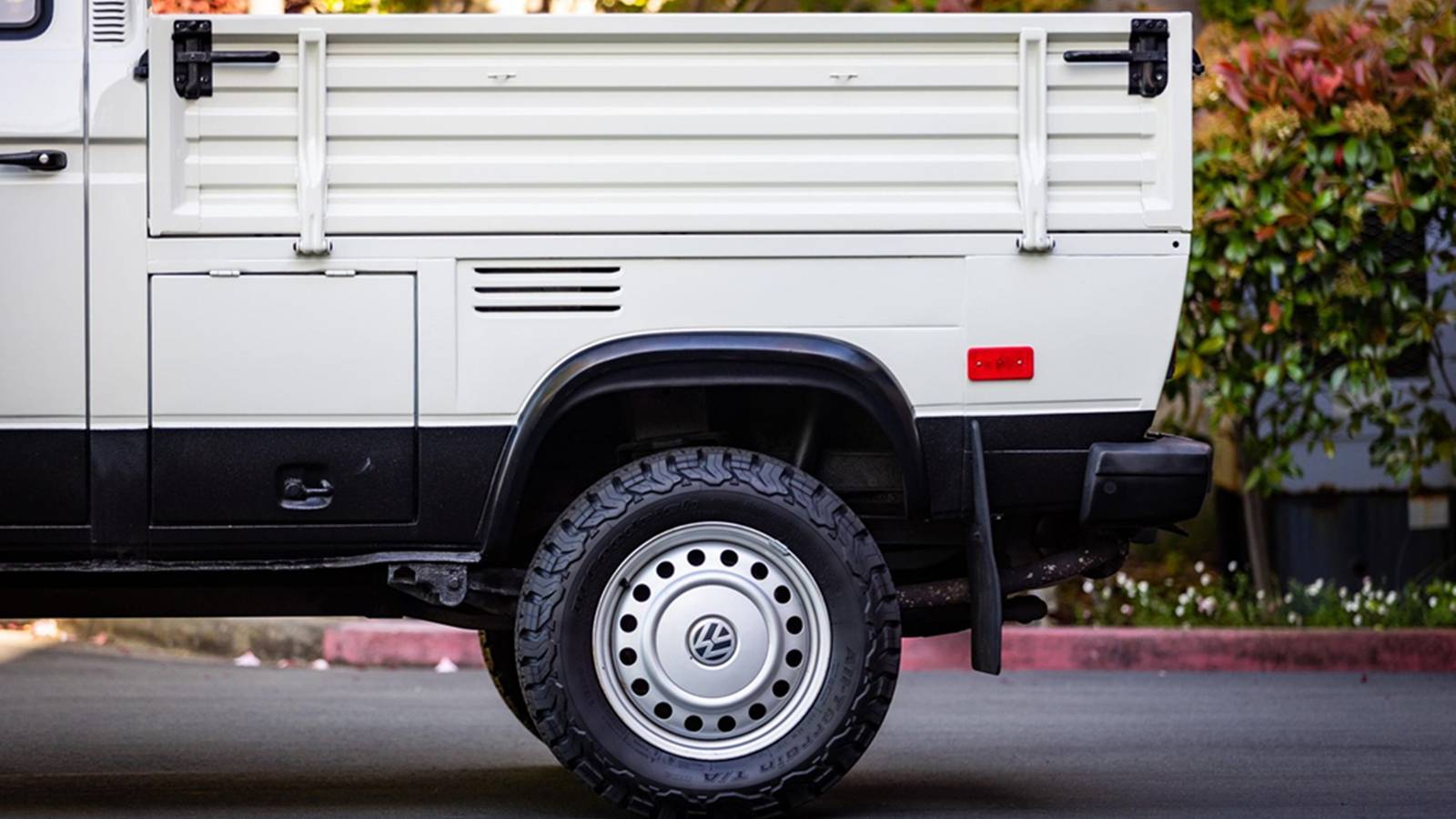 Volkswagen Type 2 T3 Doka: The Minivan-Pickup Truck Hybrid