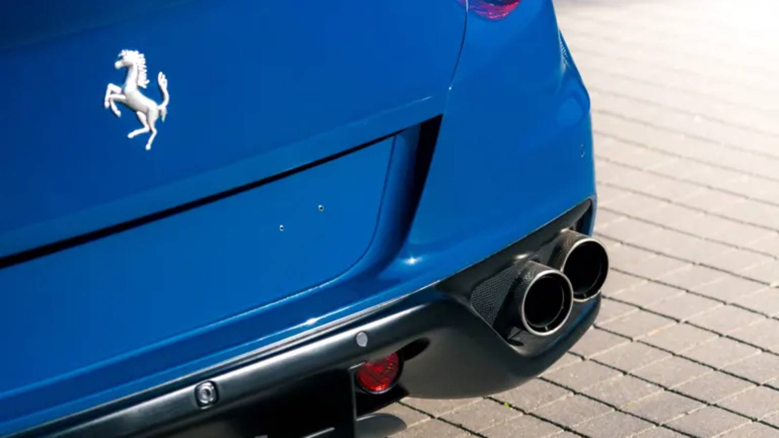 The Ferrari FF Was The First Vehicle To Get Apple CarPlay Functionality