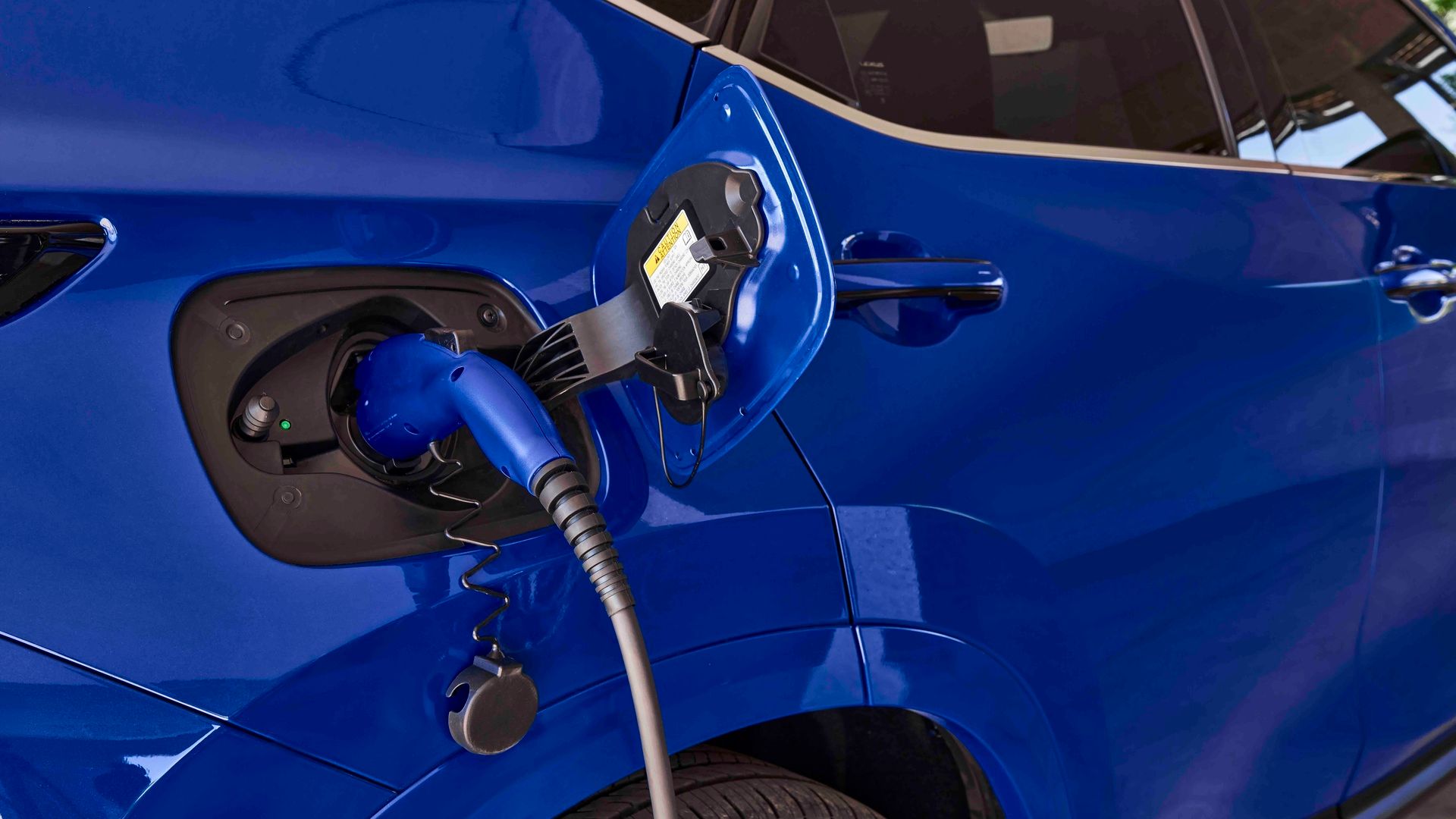 Best Hybrid Lease Deals: January 2026