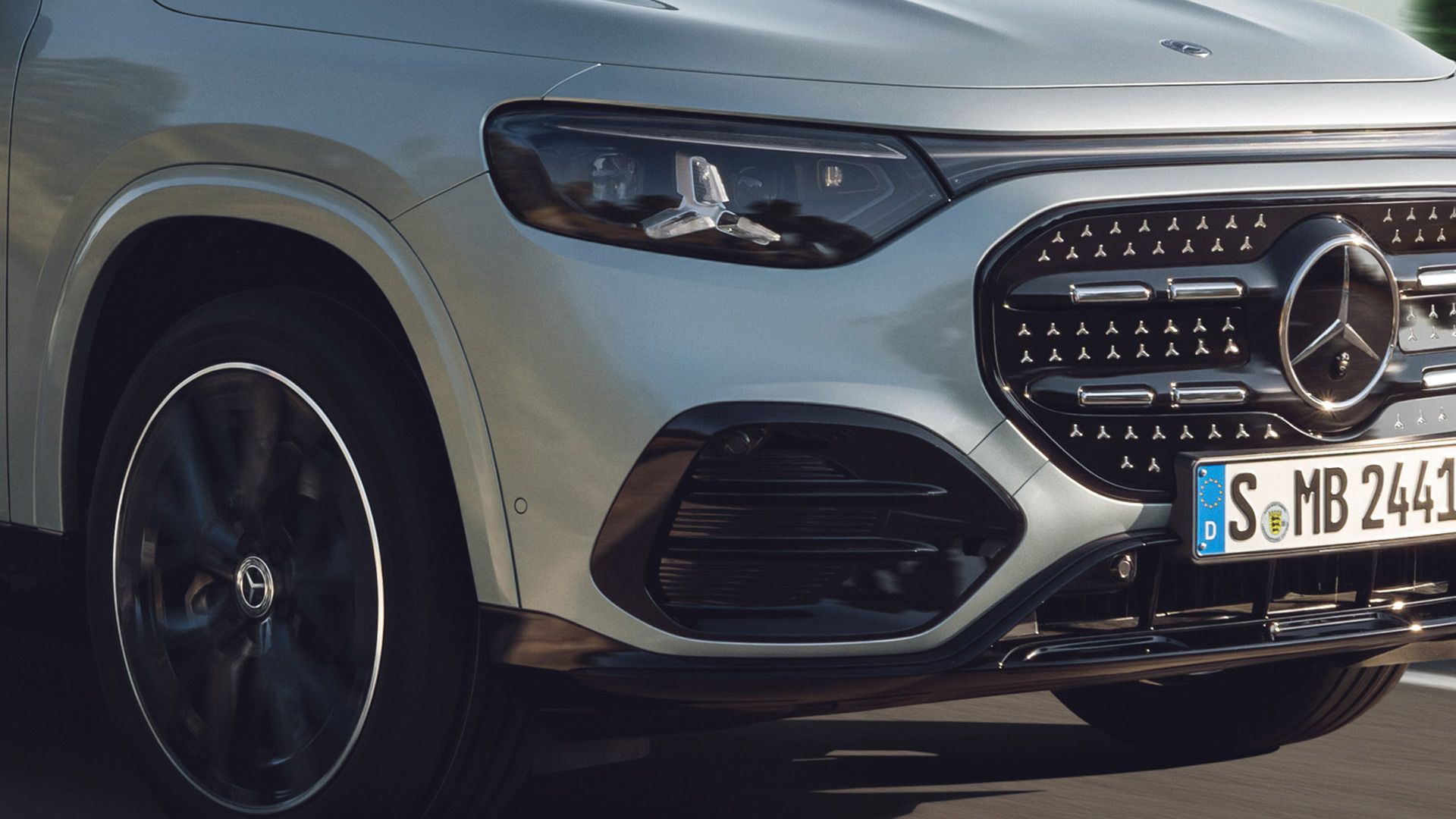 2027 Mercedes-Benz GLB Redesigned With Electric And Hybrid Power