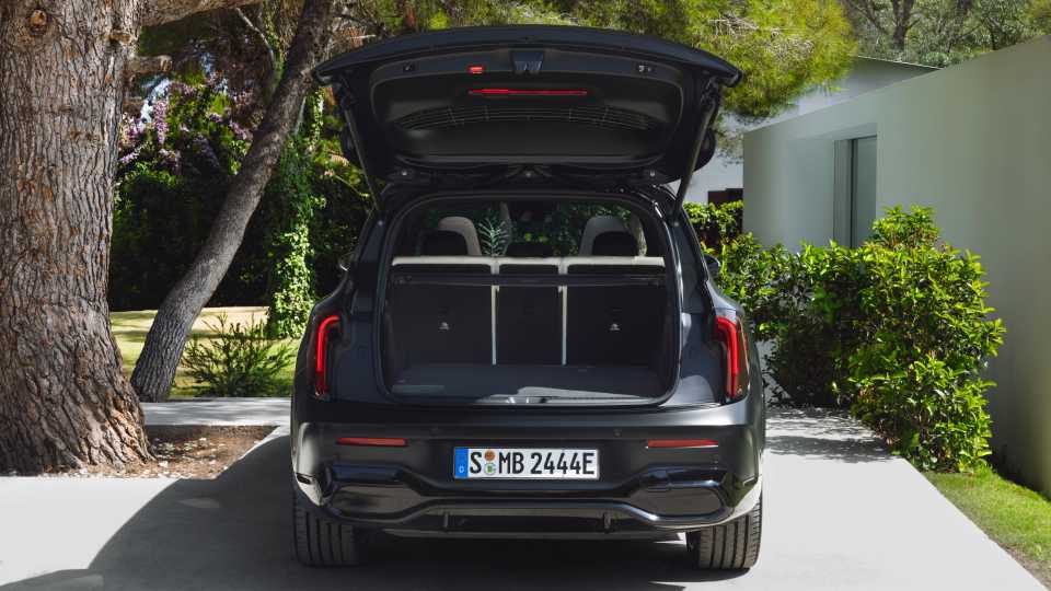 2027 Mercedes-Benz GLB Redesigned With Electric And Hybrid Power