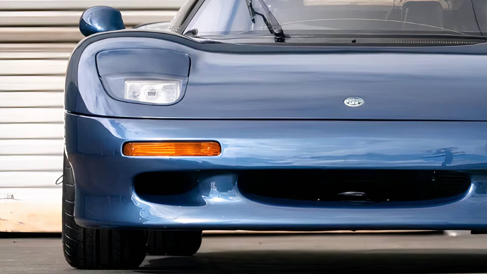 Jaguar's XJ15 Is A Forgotten 1990s V12-Powered Supercar Jaguar's XJ15 Is A Forgotten 1990s V12-Powered Supercar