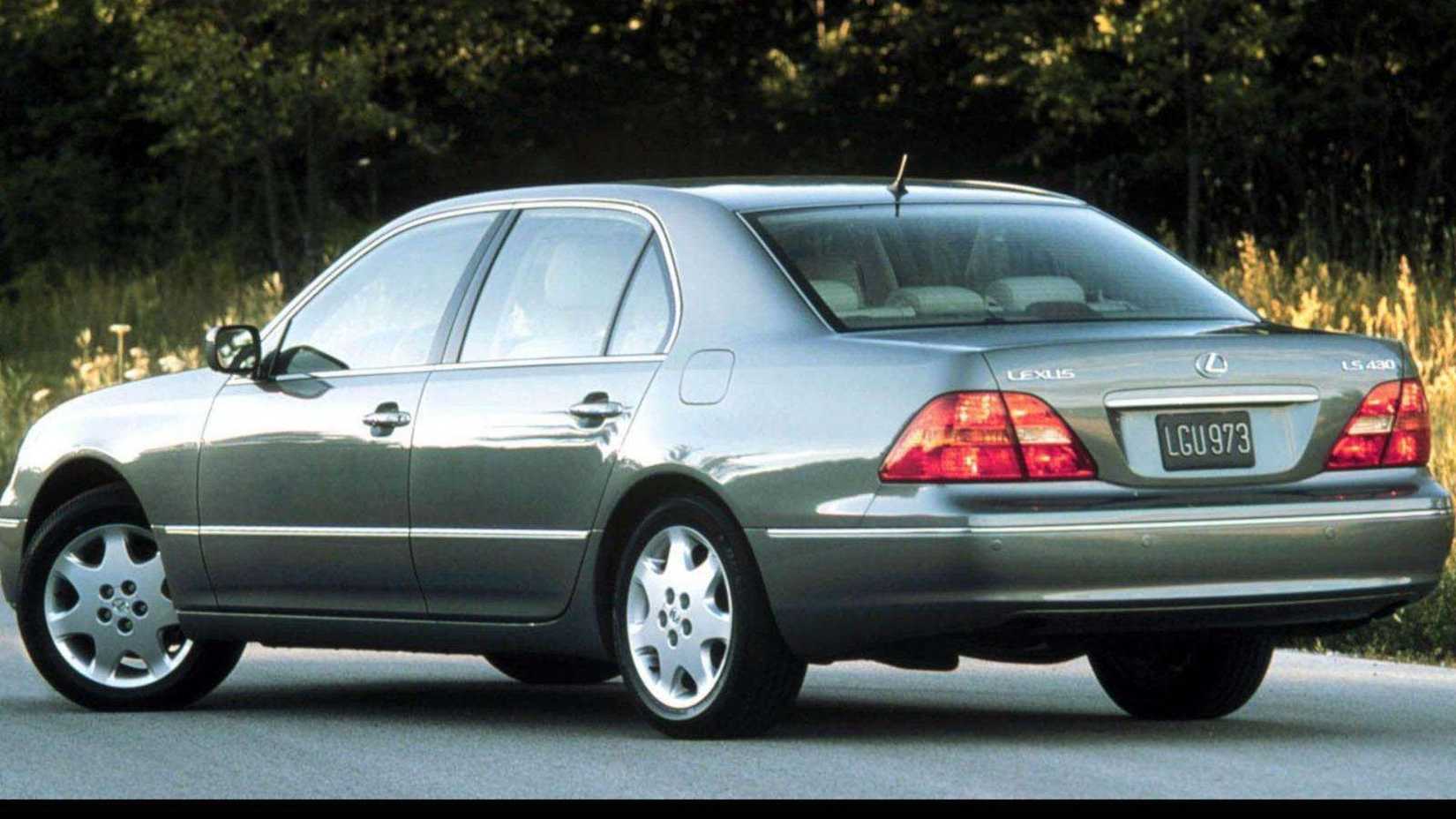 This $20,000 Used Luxury Sedan Has A Better Sound System Than A New ...