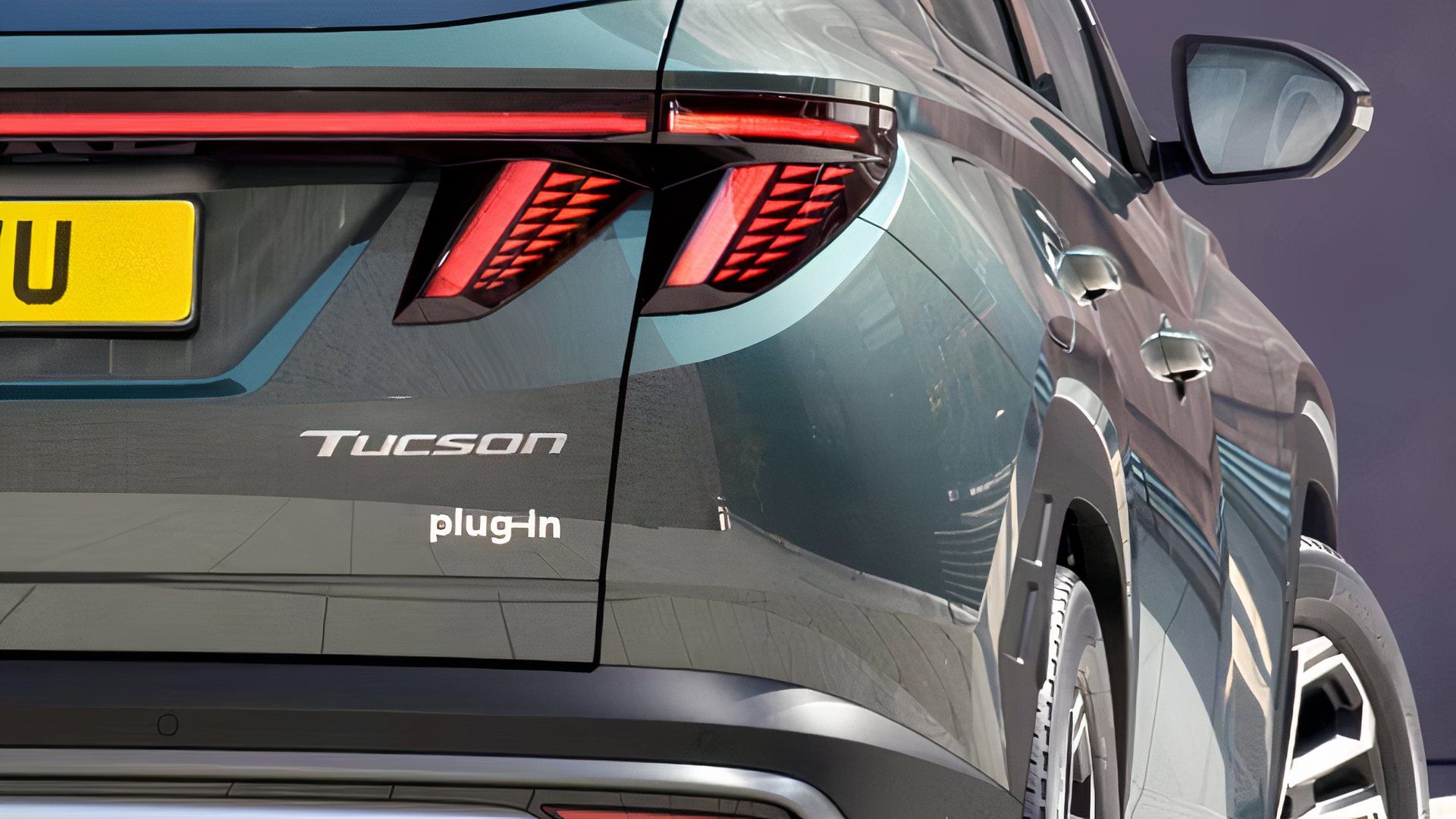 Tucson PHEV 2026 vs RAV4 PHEV: jeden tańszy, drugi z większym zasięgiem – co wybrać?