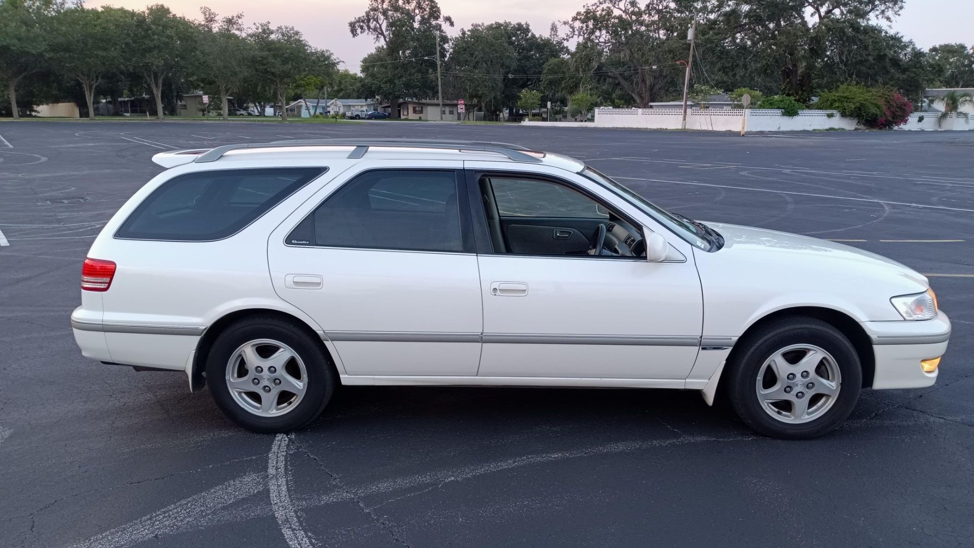 The Toyota Mark II Qualis Is A Cool Wagon With An Identity Crisis