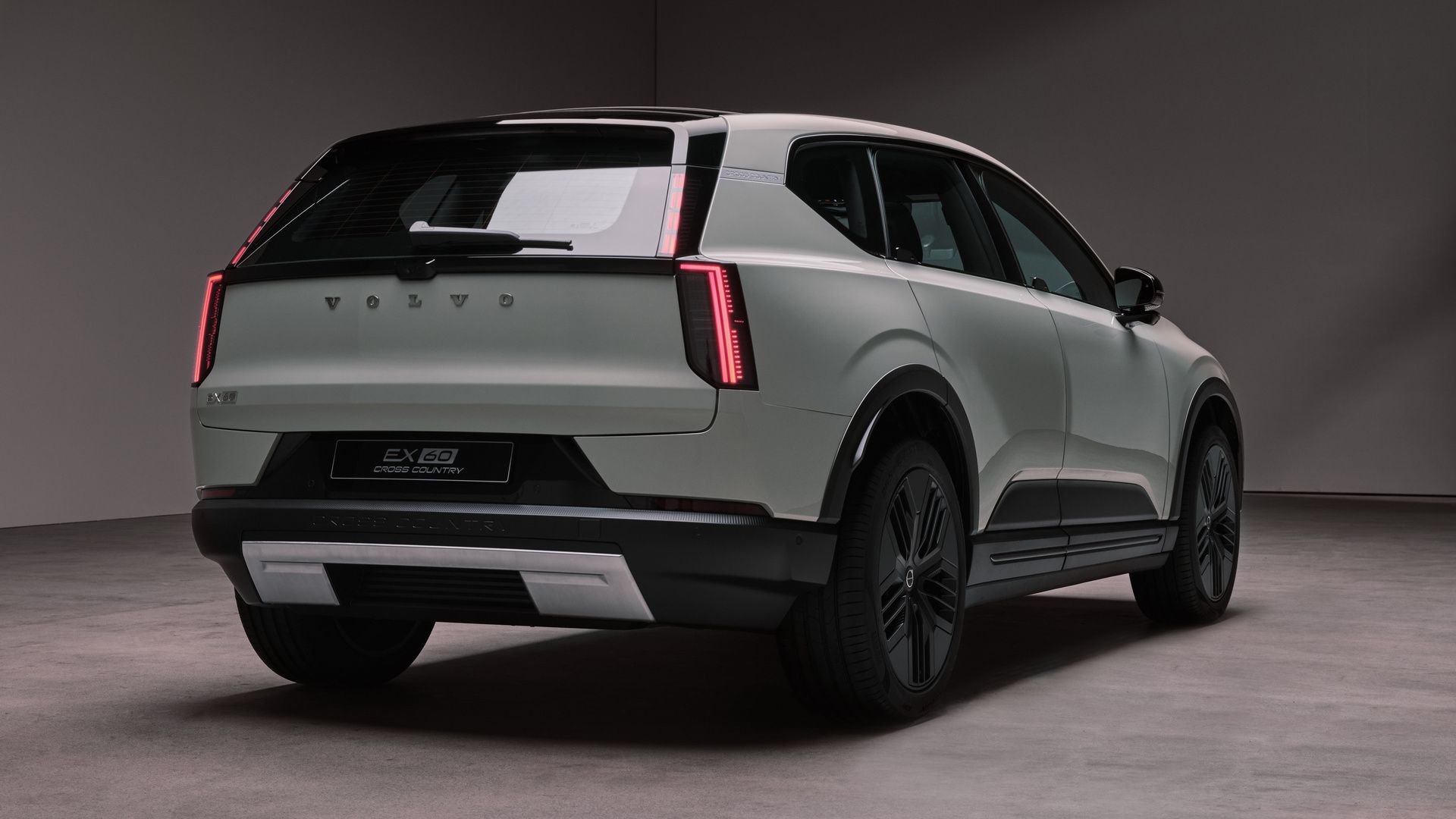 Volvo EX60 Debuts: Sedate Styling With 670 HP, 400-Mile Range