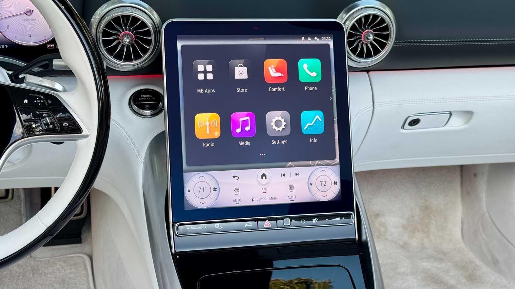 2026 Mercedes-Maybach SL 680 infotainment