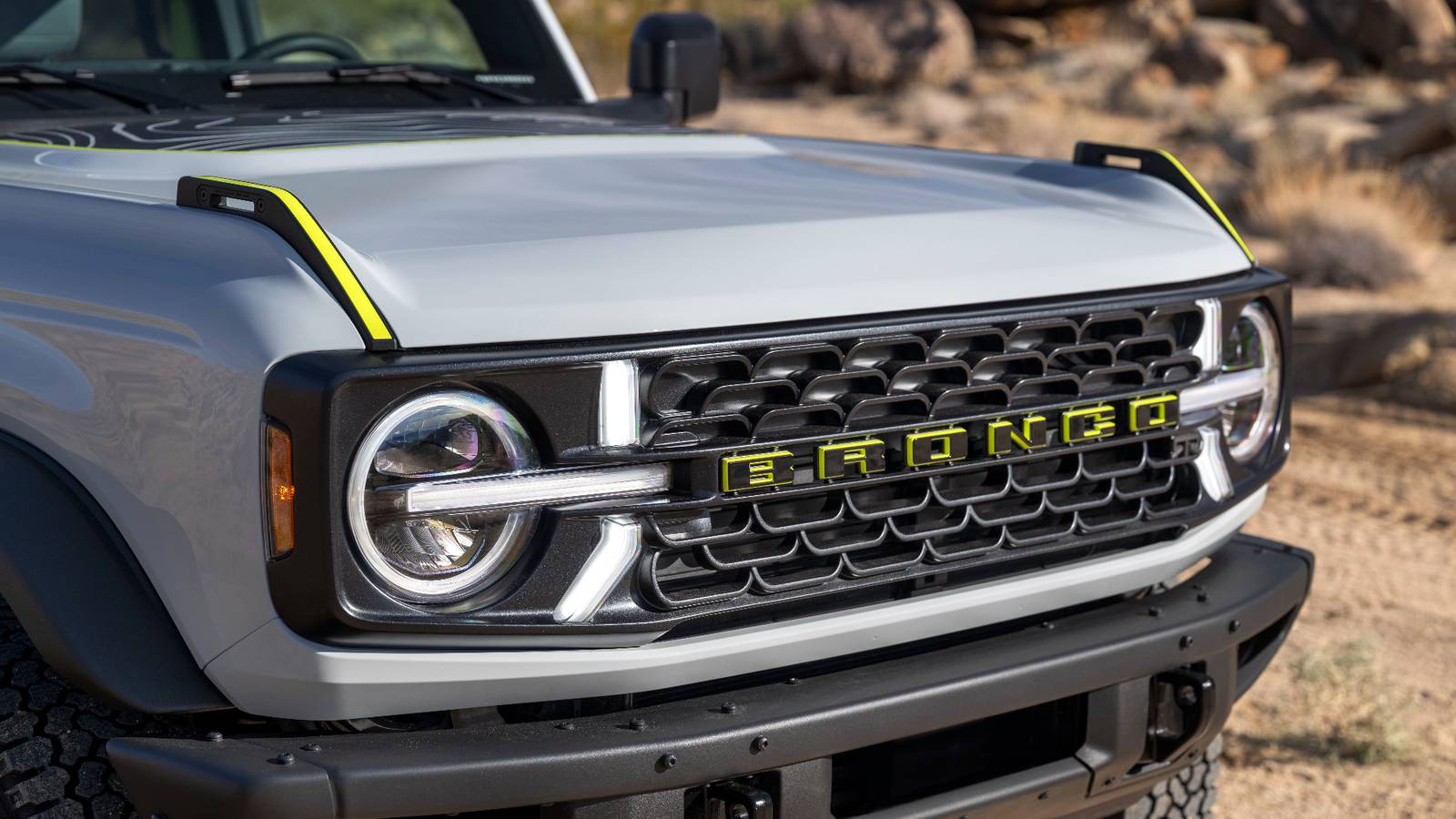 it-s-finally-happening-the-ford-bronco-is-beating-the-jeep-wrangler