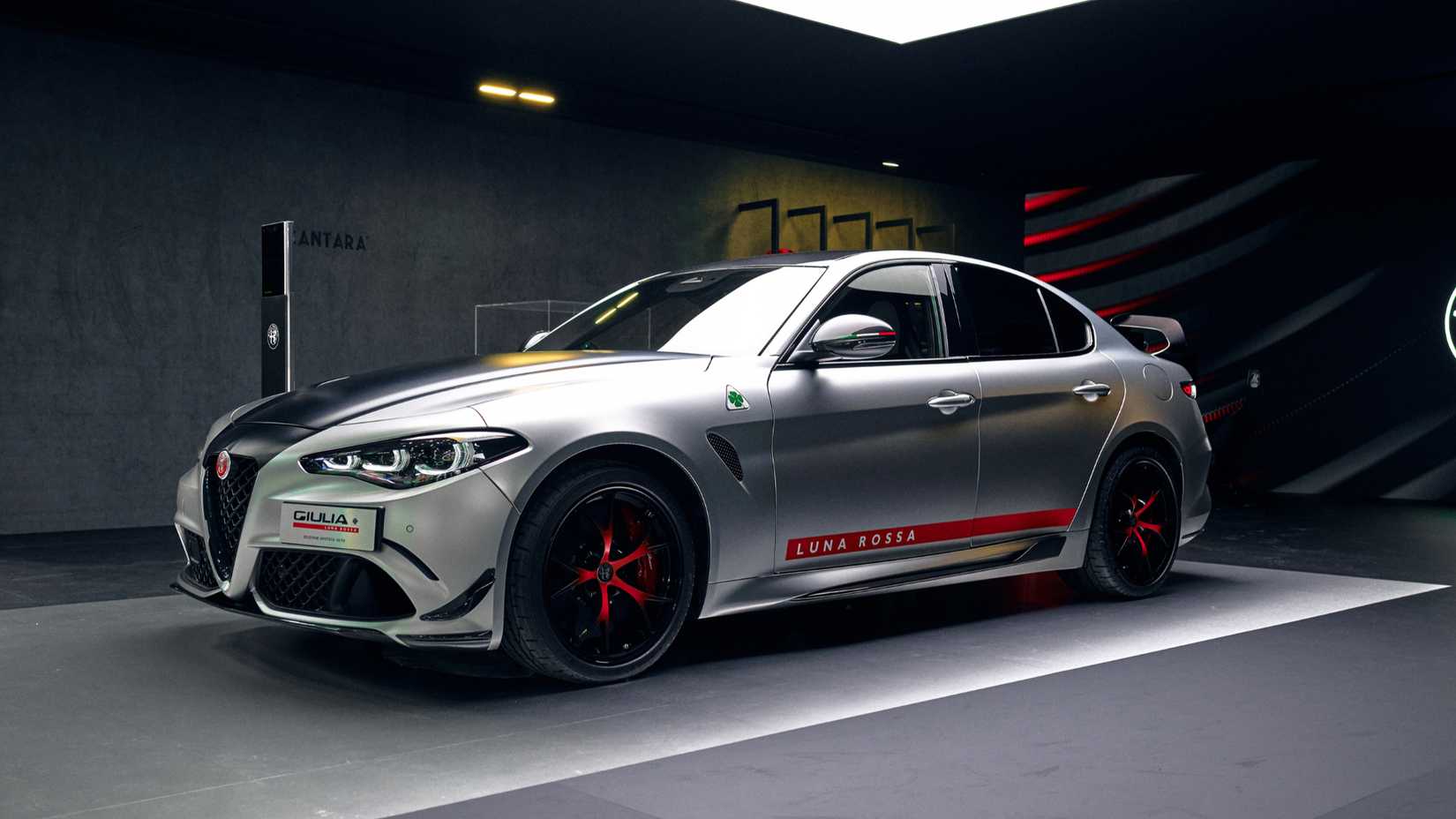 Alfa Romeo Debuts Ultra-Rare Special Edition Giulia Quadrifoglio