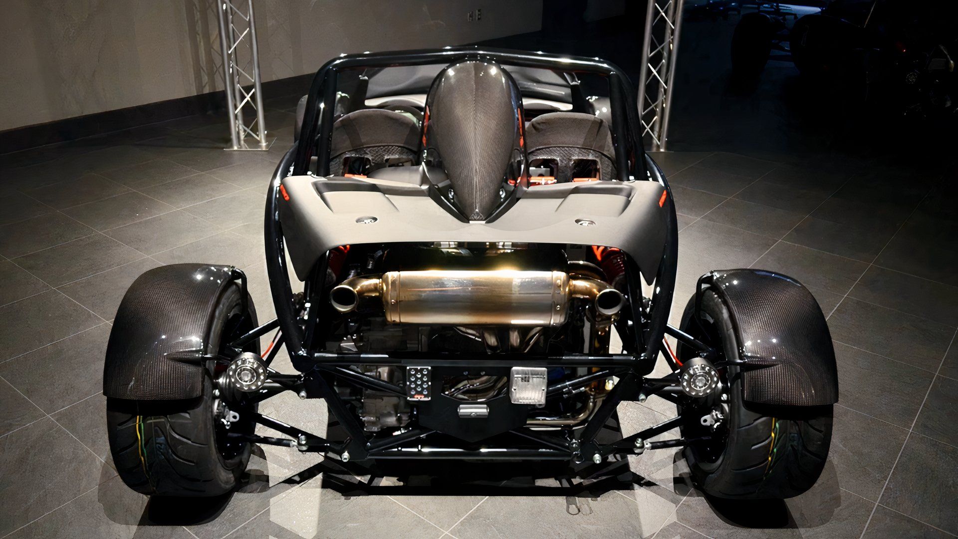 아리엘 아톰 500 V8: 최고 회전수 NA V8 차량 (미국 내 도로 주행 불가)
