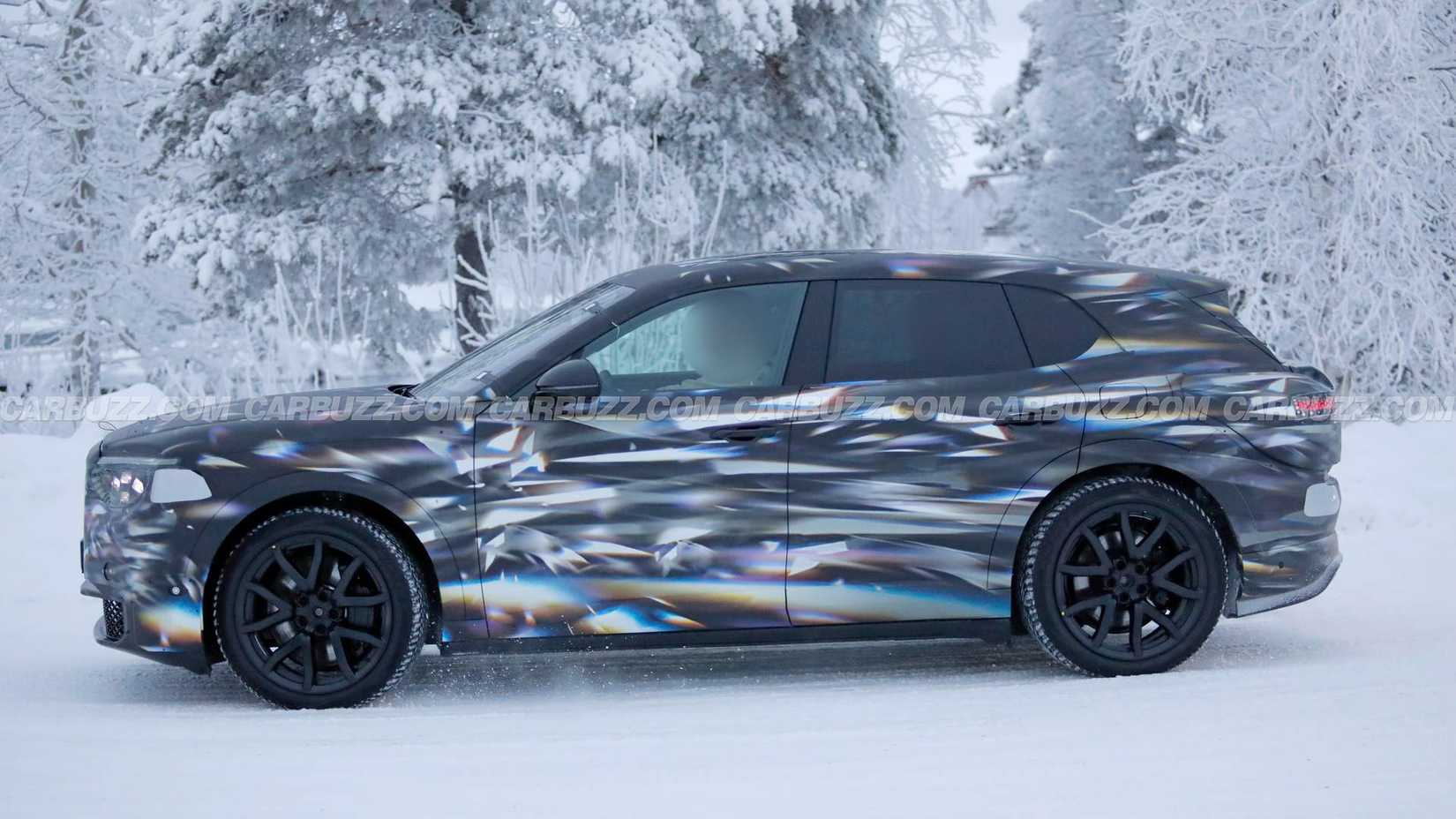 Bentley Urban SUV spy photo (2)