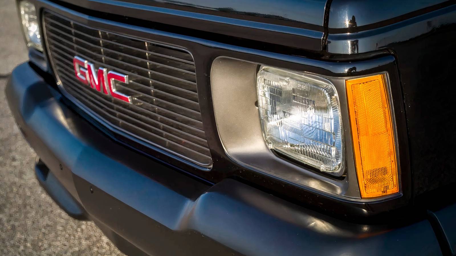 GMC Syclone: The 90s Truck That Outran Ferraris