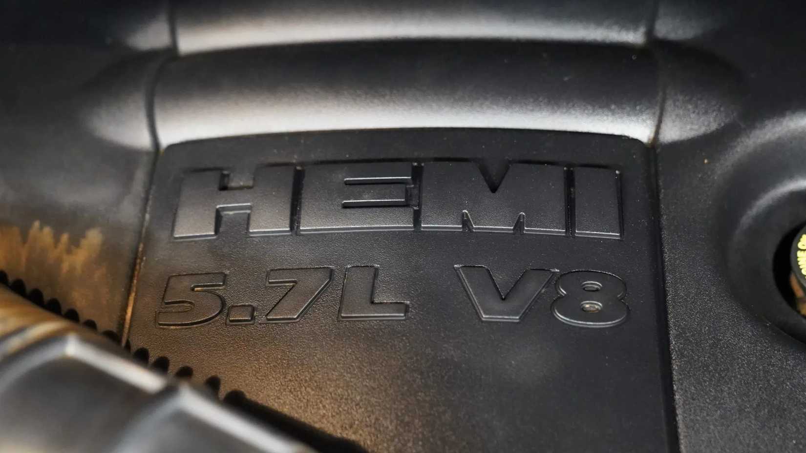 A 15-Year-Old Muscle Box Is Outselling Lexus’ Shiniest New 3-Row SUV
