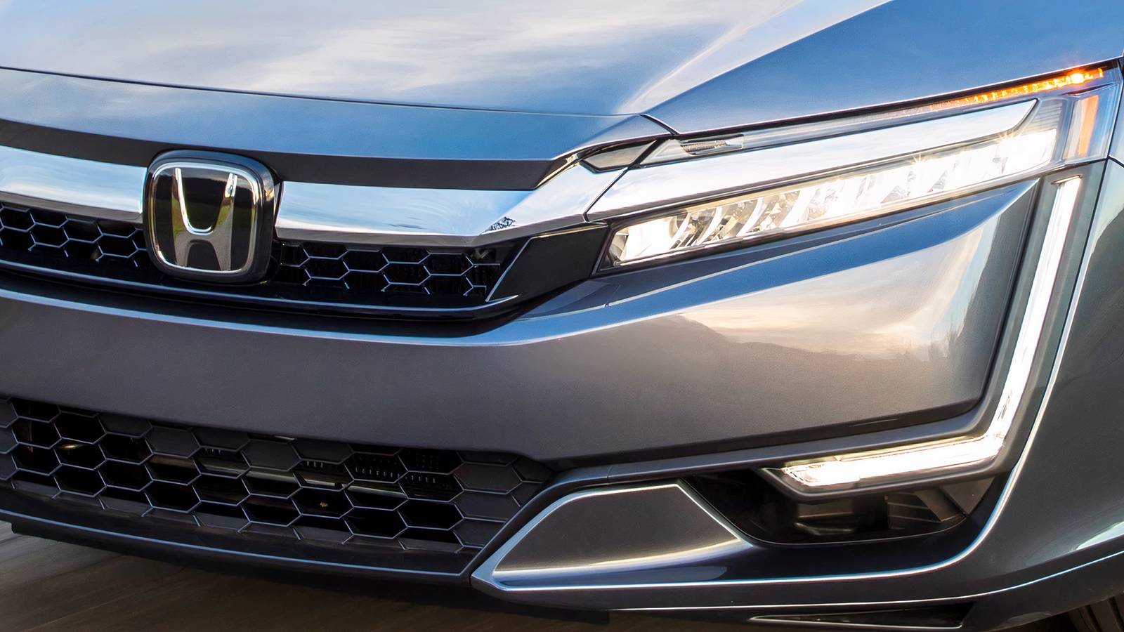 The Honda Clarity PHEV Is An Absolute Steal If You Need A Plug-In Hybrid