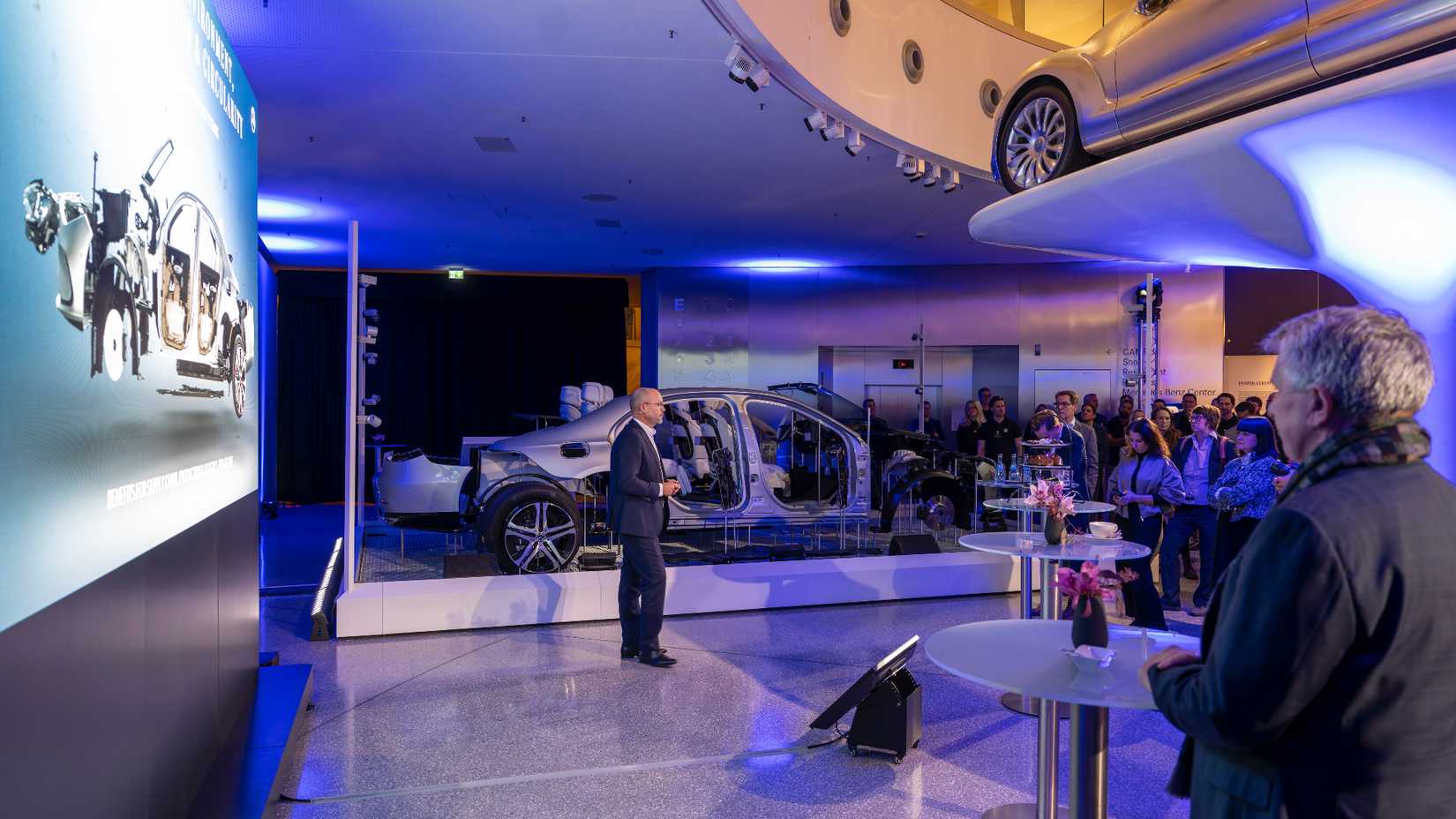 mercedes-benz-tomorrow-xx-program-13