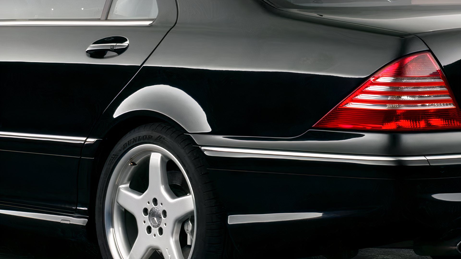 2006 메르세데스-벤츠 S65 AMG: 은밀한 600마력 럭셔리 세단.