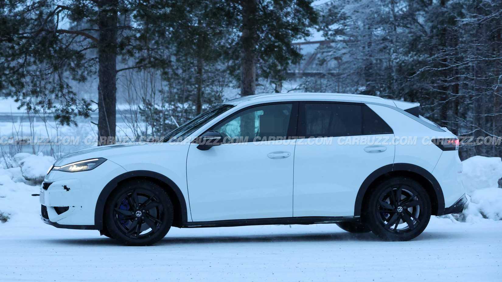 New Volkswagen T-Roc R Facelift Spied For The First Time In Public