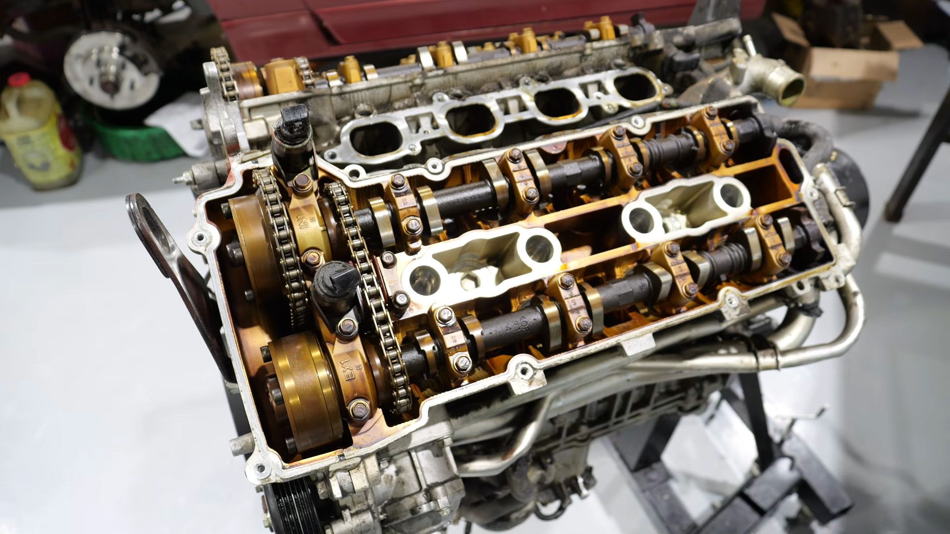 Volvo V8 Engine Shows Its Robustness In Teardown Video