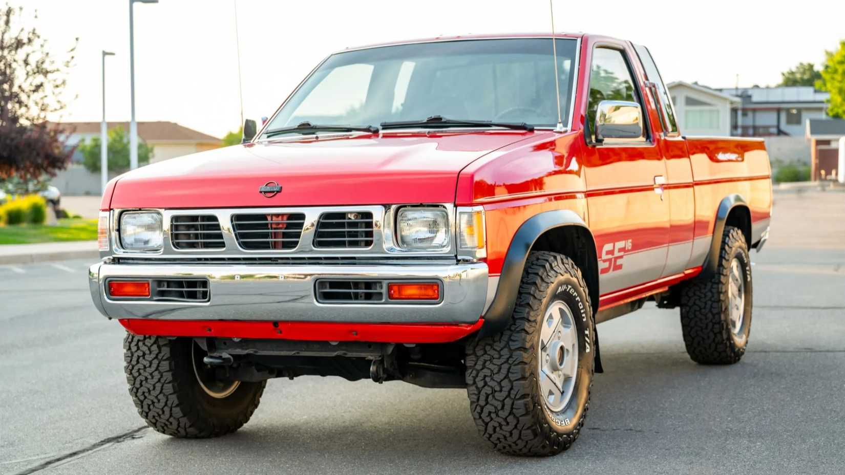 1993_nissan_hardbody_pickup_front