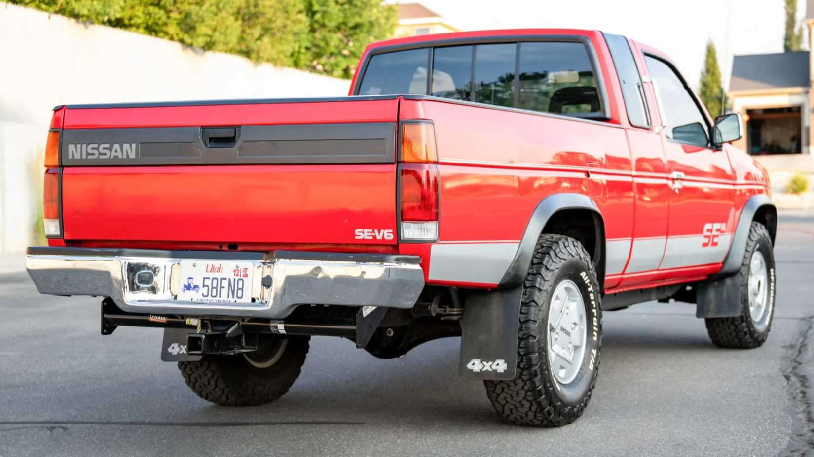 1993_nissan_hardbody_pickup_rear