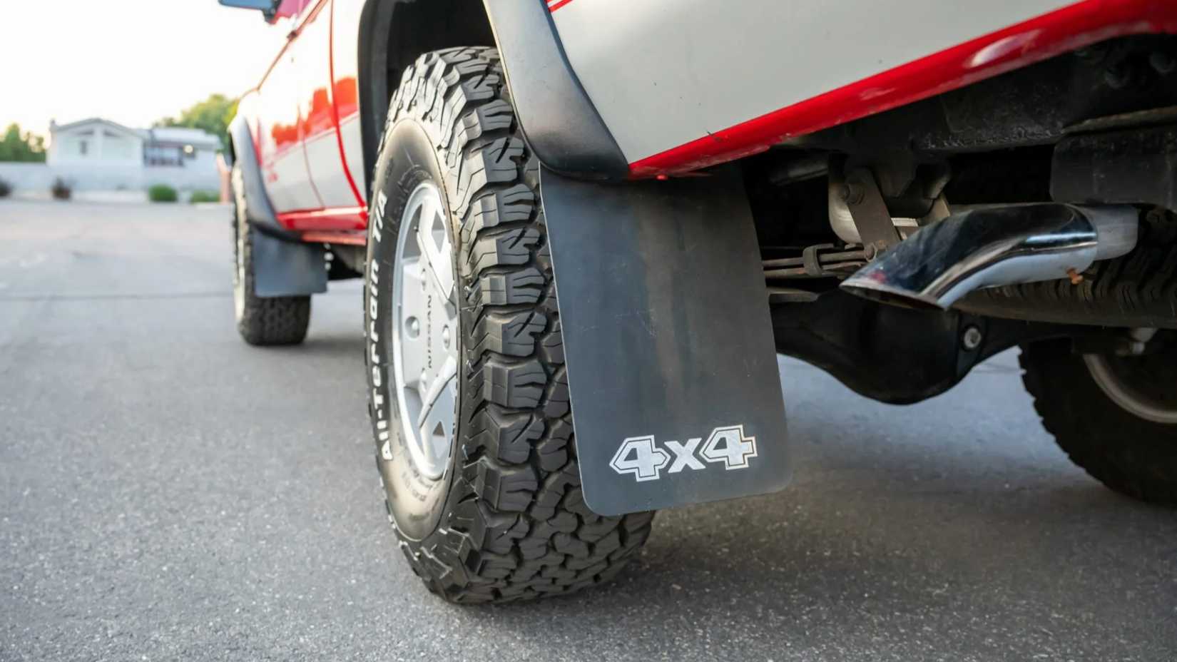 1993_nissan_hardbody_pickup_rear_close_up