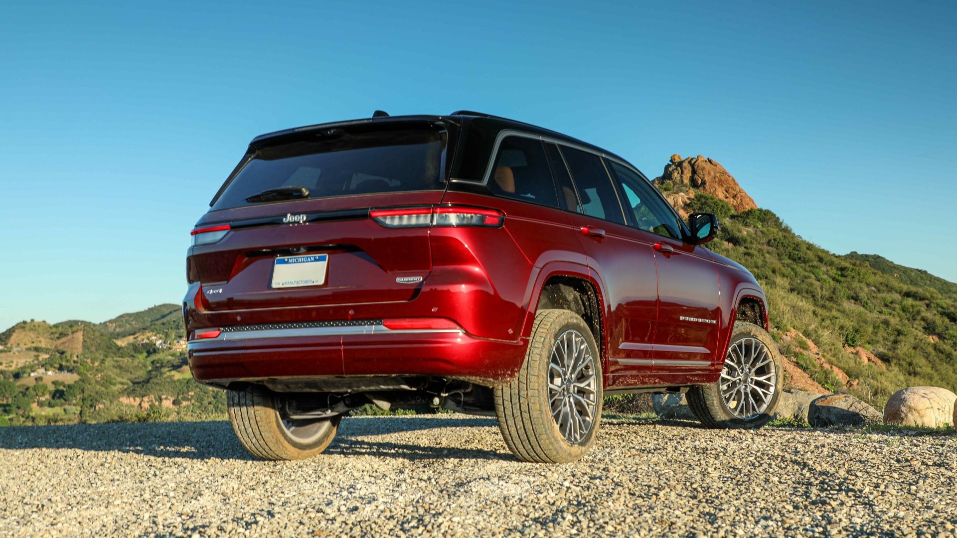 2027 Jeep Grand Cherokee Exterior Photos