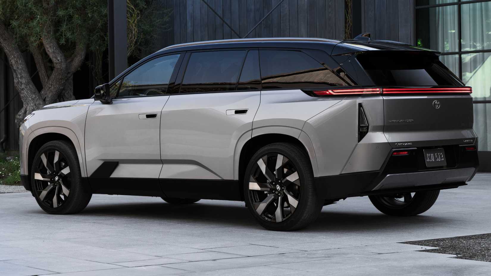 Toyota Highlander Second-Gen V6: Best Time to Buy Before Full EV Transition