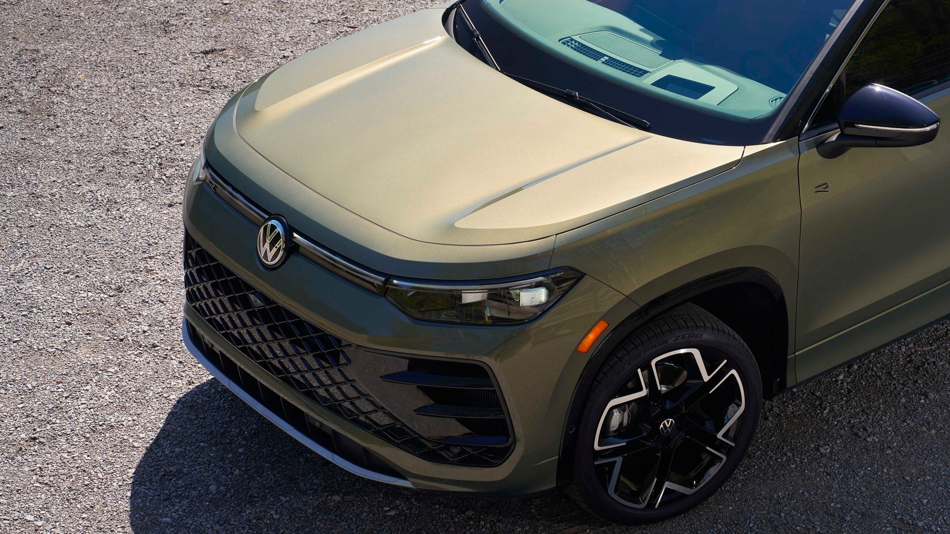 Full Size Suv Comparison 2025 Chevrolet Tahoe Vs Toyota Sequoia