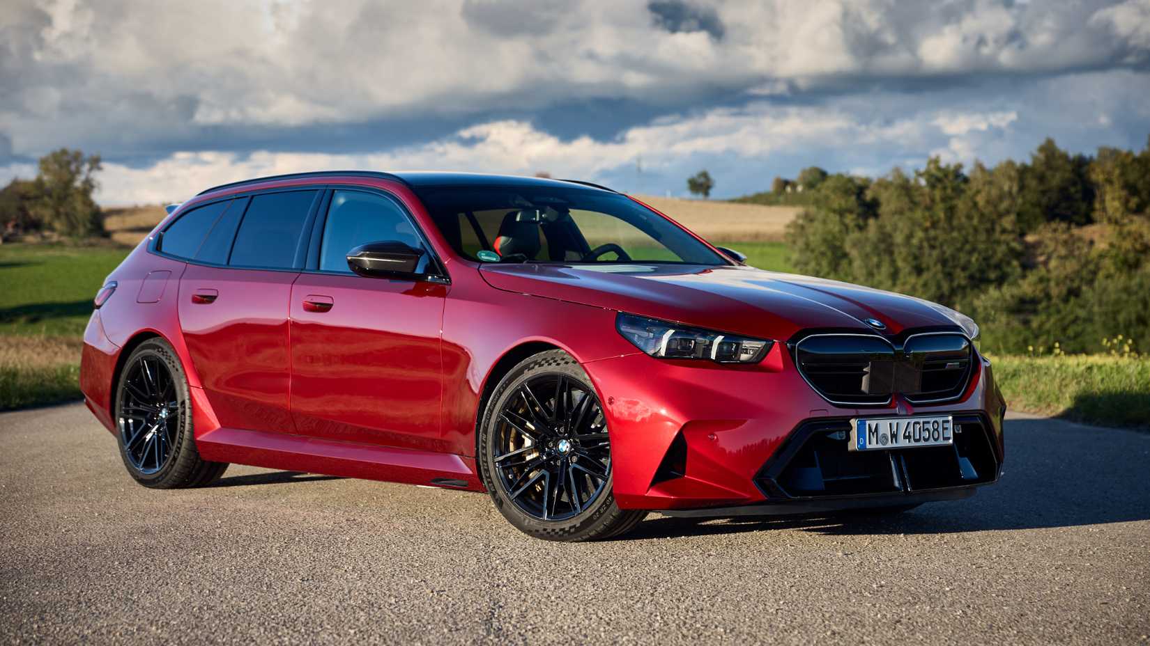 BMW M5: The Supercar Heartbeat of the 1980s 5 Series
