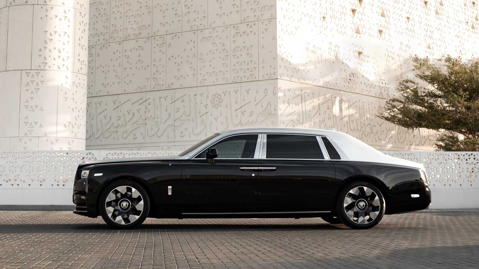 Rolls-Royce Reveals 'Phantom Arabesque' With A Beautiful Laser-Engraved ...