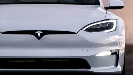 tesla model s plaid main