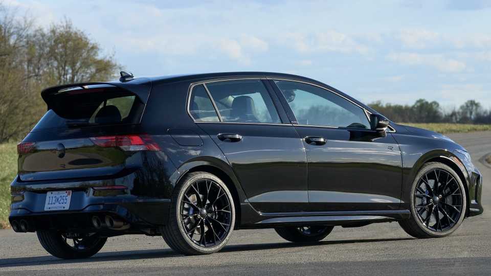 2025 Volkswagen Golf R Pricing, Photos & Specs