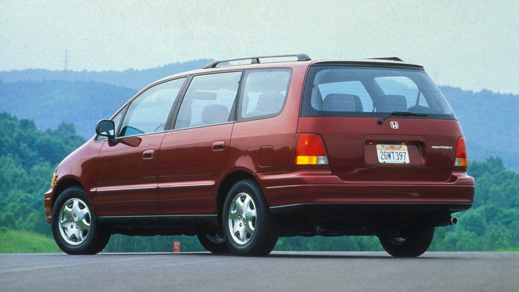 The First-Gen Honda Odyssey Lacked The One Feature Minivans Should Have