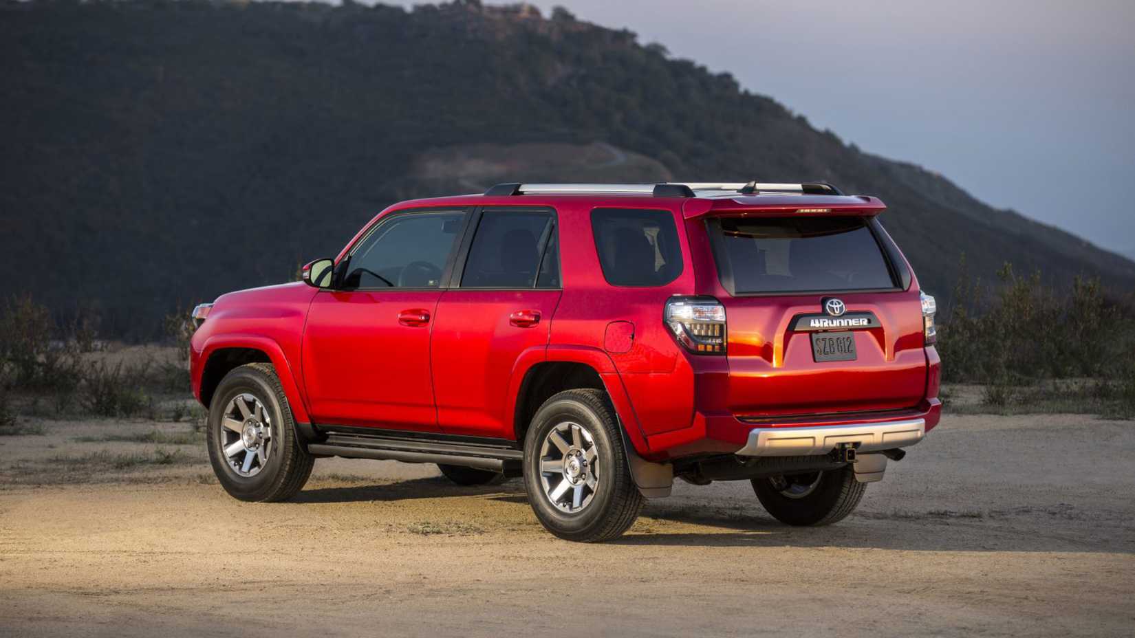 Reliability Battle: 2016 Jeep Grand Cherokee Vs. 2016 Toyota 4Runner
