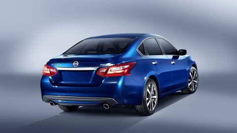 2016 Nissan Altima Pricing, Photos & Specs