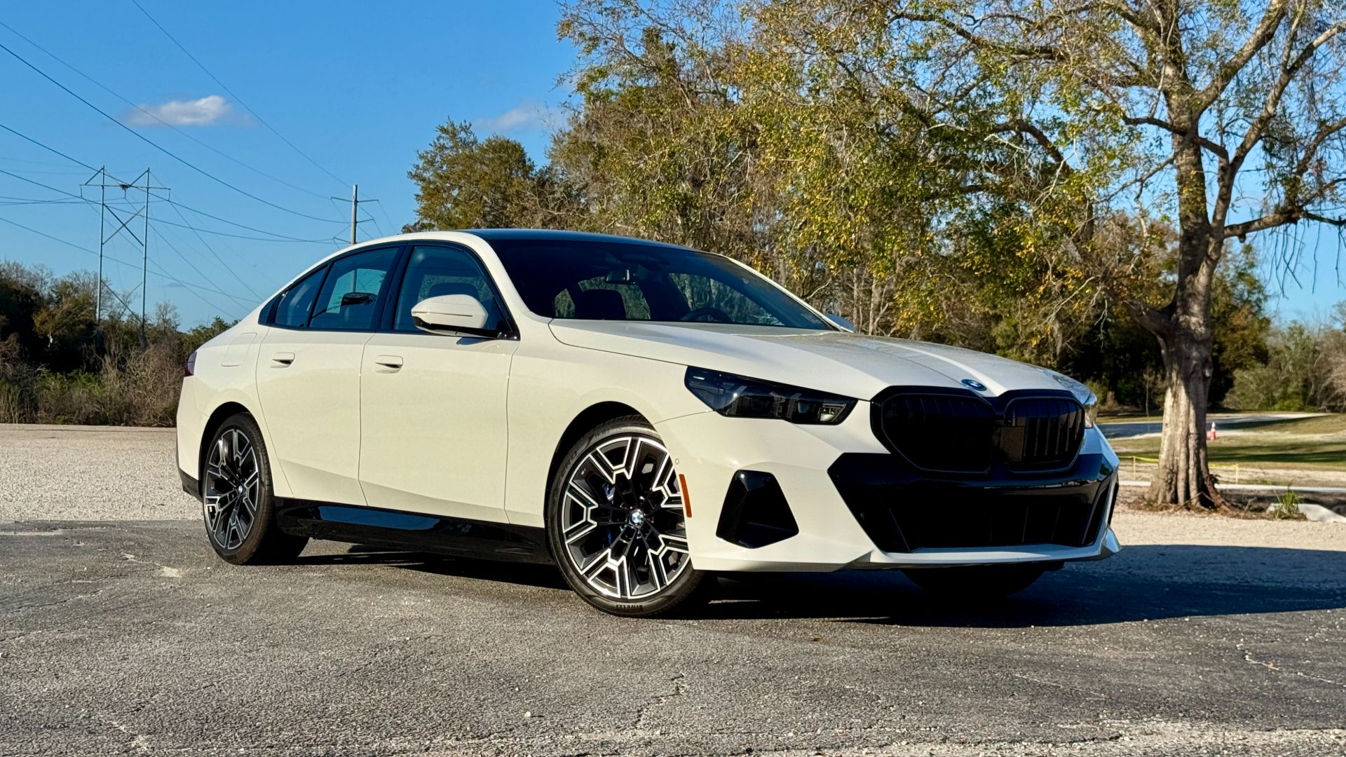 2026 BMW 5 시리즈 하이브리드: 럭셔리 세단에 담긴 궁극의 파워트레인