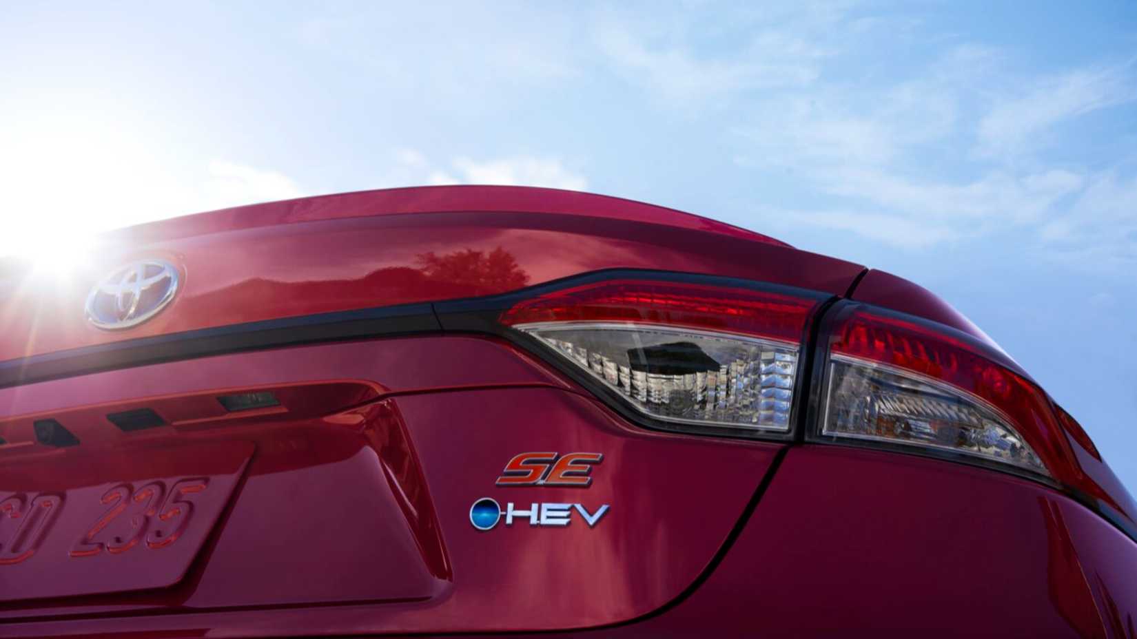 2026 Toyota Corolla Sedan Hybrid SE