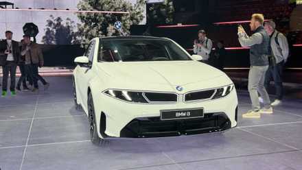 2027 BMW i3 Nueva Clase - Brett T Evans (35)