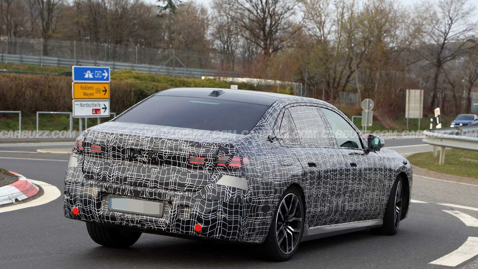 2027 BMW 7 Series Prototype Is All But Revealed In New Spy Shots 2027-bmw-7-series-prototype-is-all-but-revealed-in-new-spy-shots