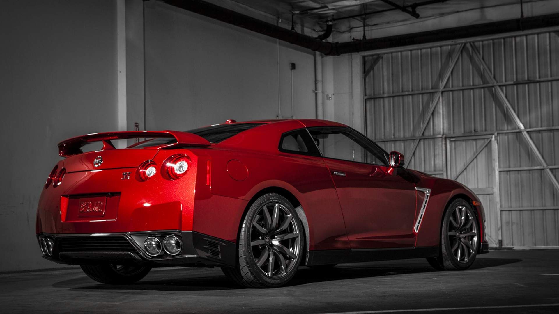 Infiniti's New Sunfire Red Tri-Layer Paint Is Infused With Real Gold