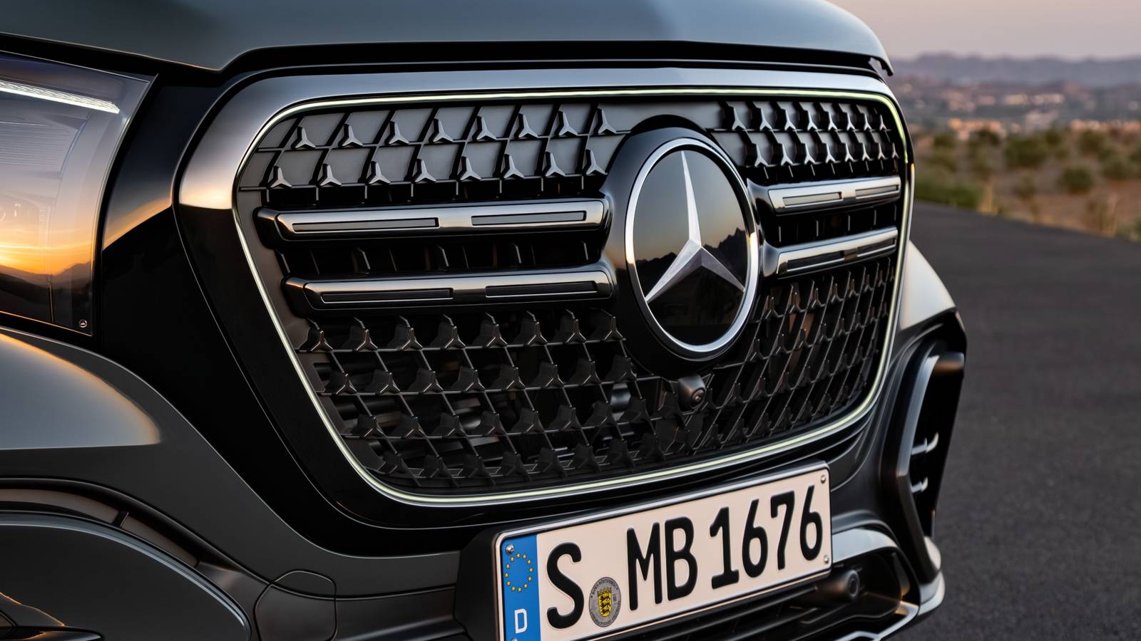 Mercedes’ Idea For Powered Mudflaps Are Why Modern Cars Weigh Three Tons