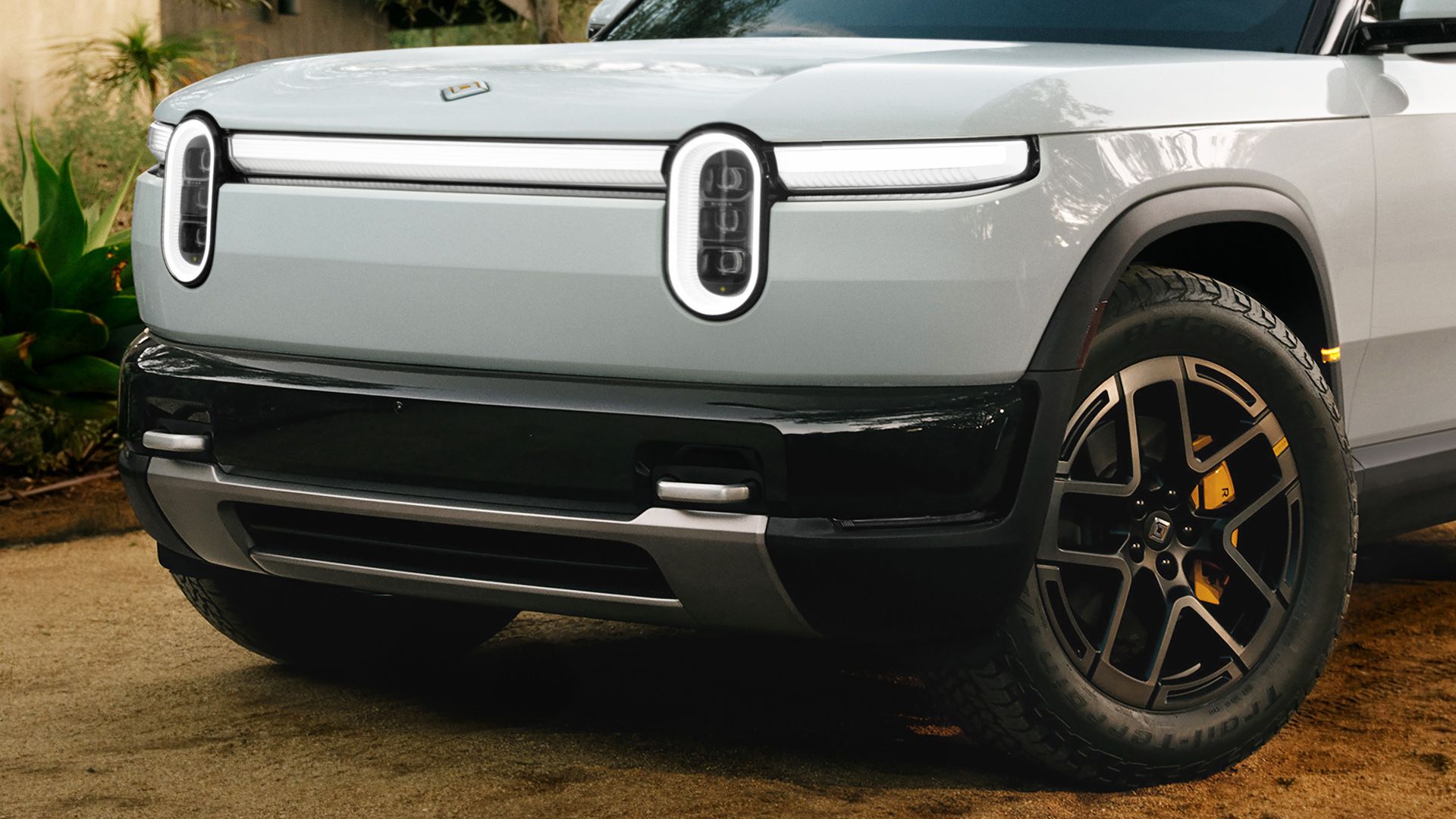 2027 Rivian R2 Just Made The Jeep Recon Instantly Obsolete