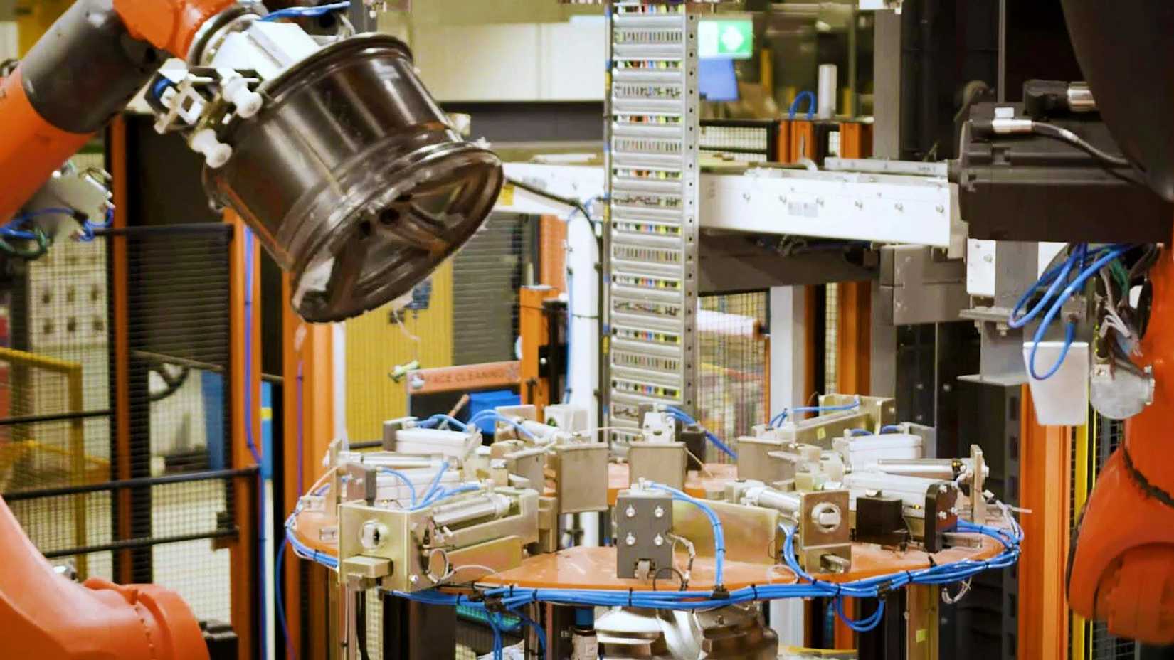 Carbon Revolution Wheel (2)