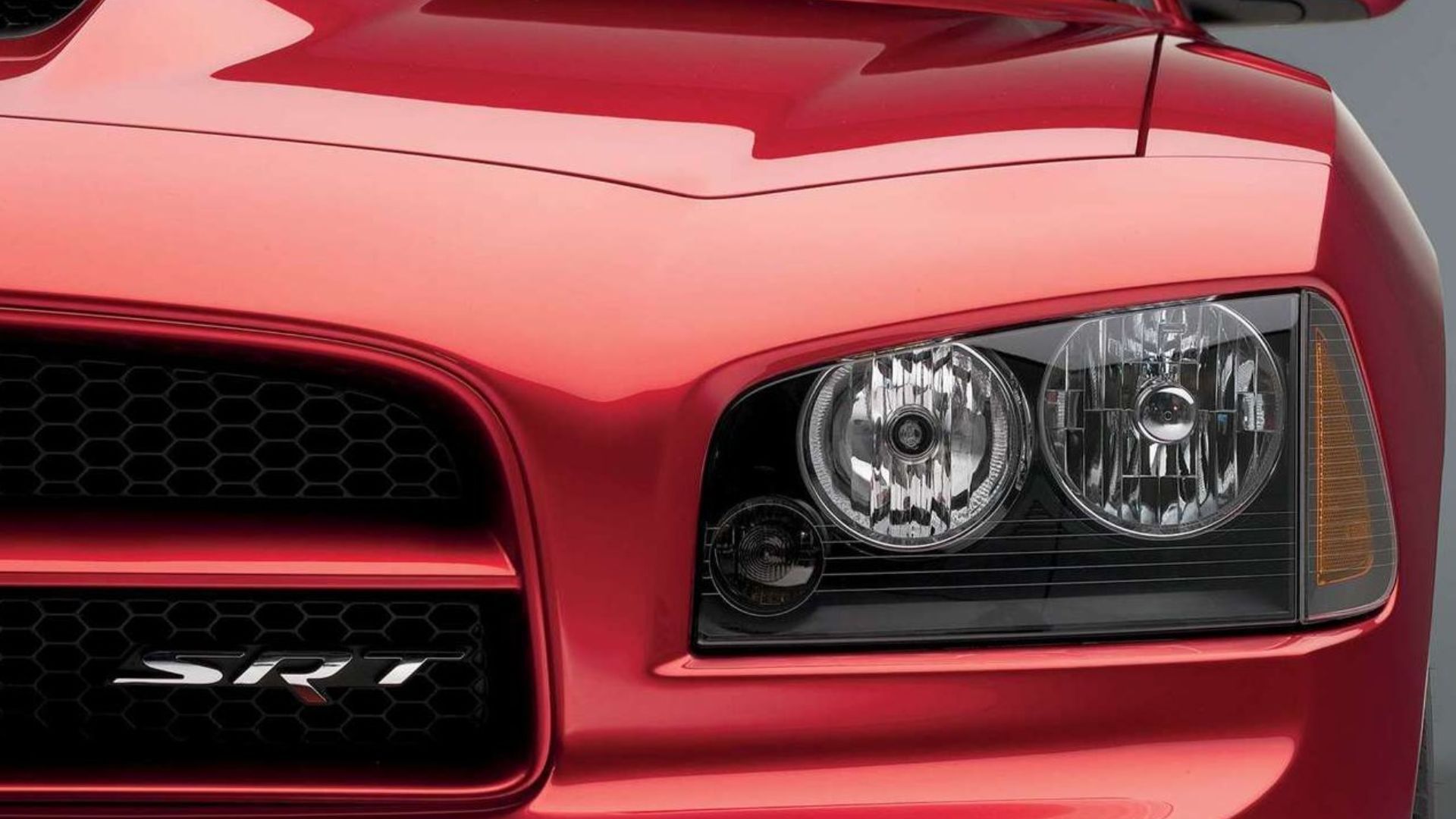 2006년 Dodge Charger SRT8: 1만 달러 미만의 합리적인 가격의 V8 머슬카