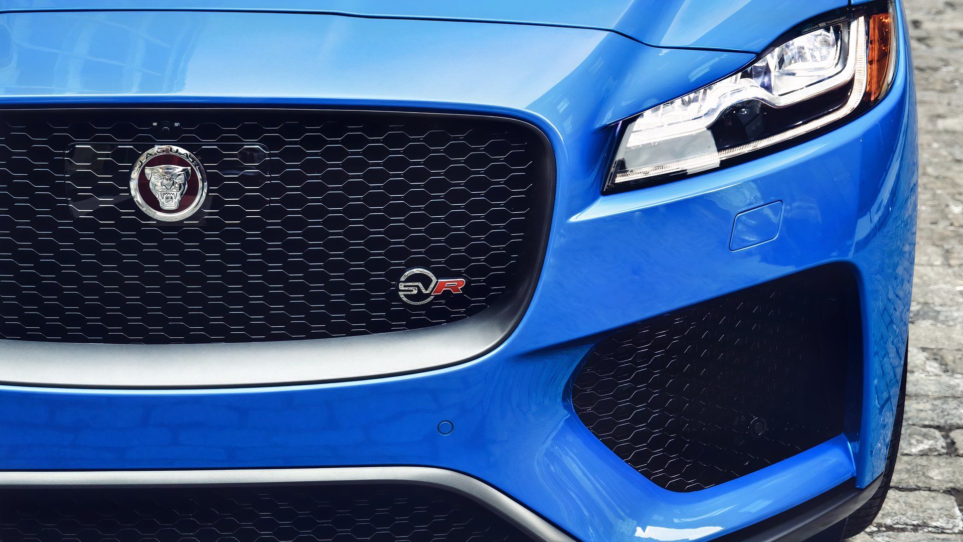34,000달러면 2019년 재규어 F-Pace SVR 또는 2026년 현대 코나를 구매할 수 있습니다.