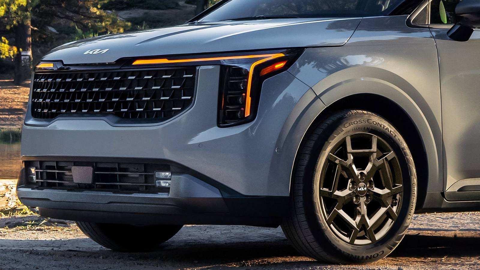 2026 Minivan Hybrid Fuel Savings: Kia Carnival and Toyota Sienna