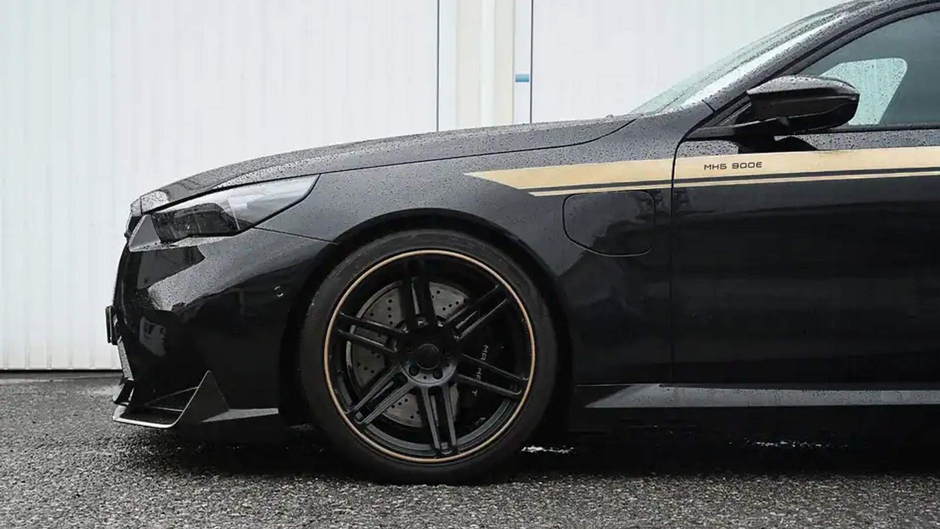 Manhart Tunes BMW M5 Touring To 900 Hp
