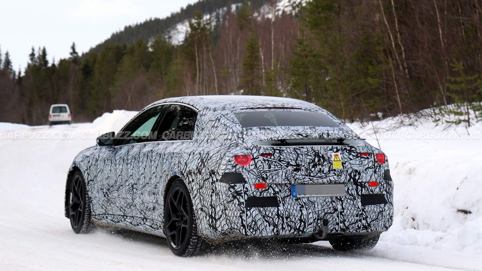 Nowy Mercedes-AMG C63 może pojawić się w dwóch wersjach i przywrócić V8