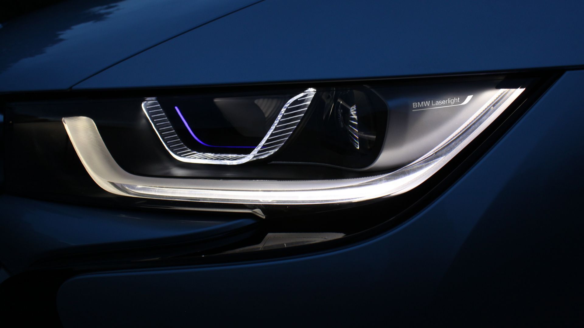 BMW와 아우디의 레이저 전쟁, 그리고 승자는 누구